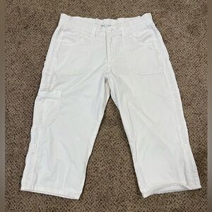 Lee Rider mid rise skimmer white capris